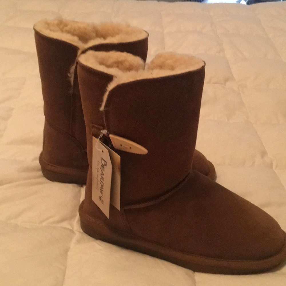 SNOW BOOTS